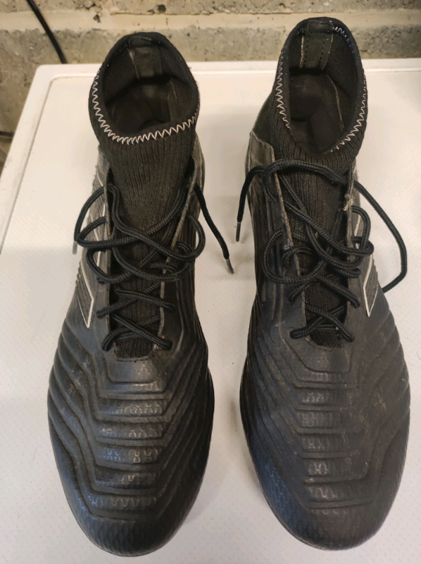 Adidas Predator Black Adult Mens size 